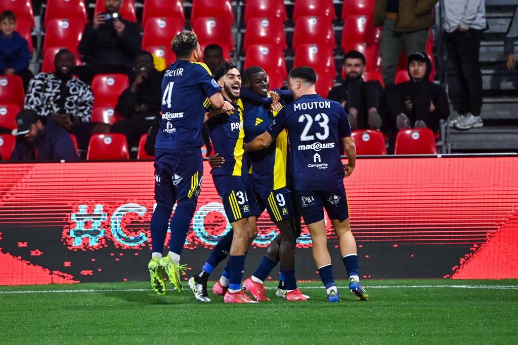 包含梅斯击败第戎，法甲保级希望再现曙光的词条