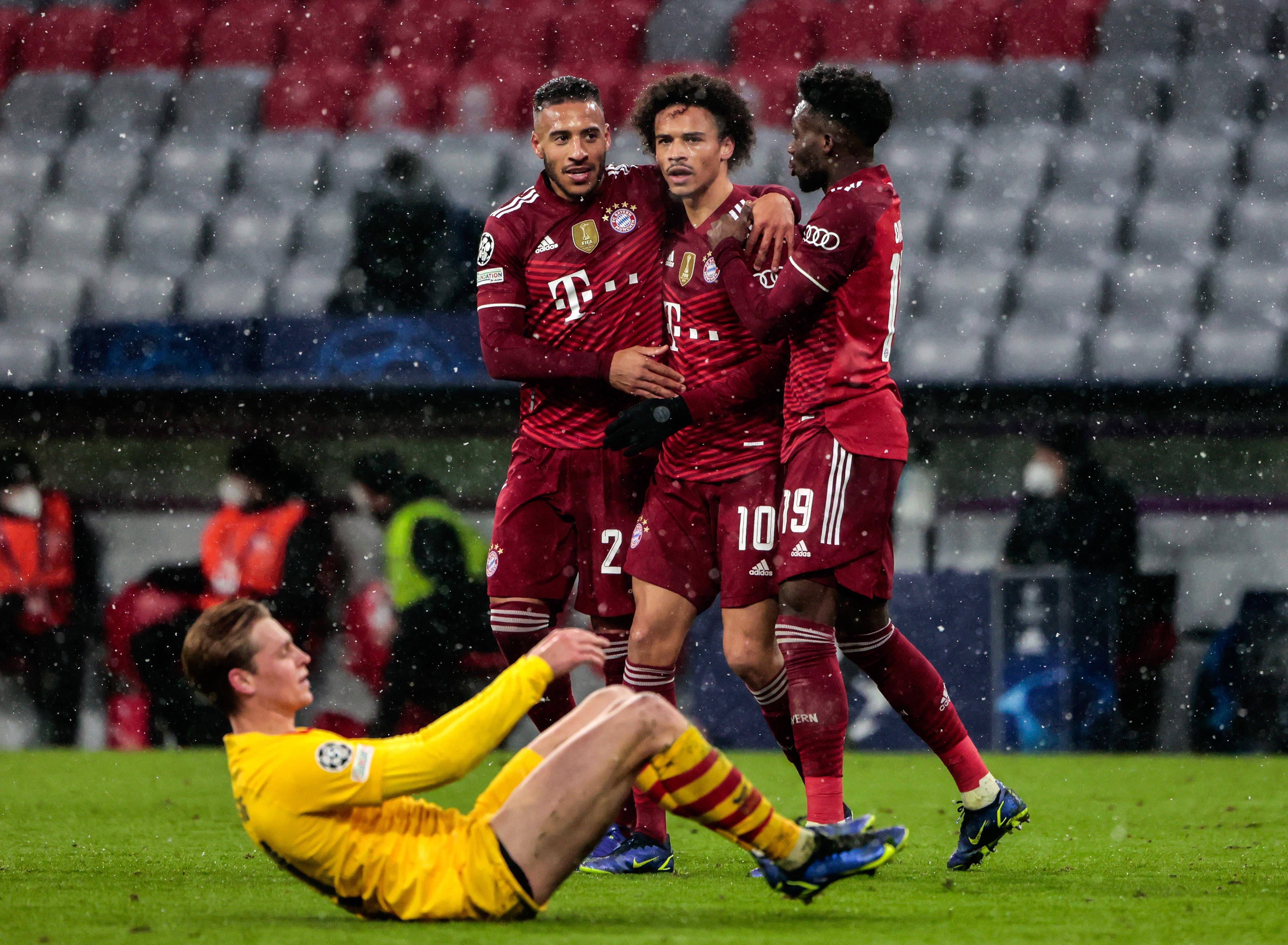 包含精彩对决即将展开，足球狂热不容错过的词条