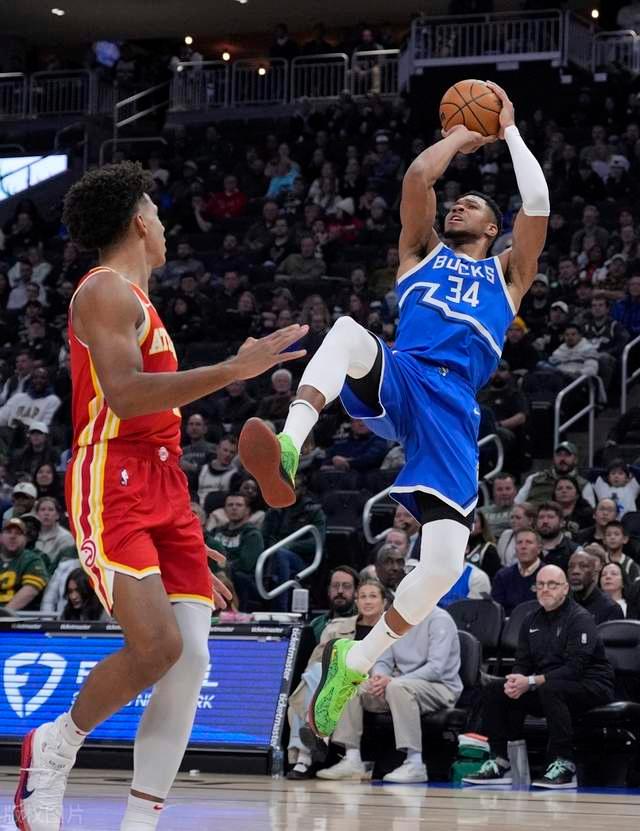  字母哥关键节点精彩发挥，老鹰带队取胜！